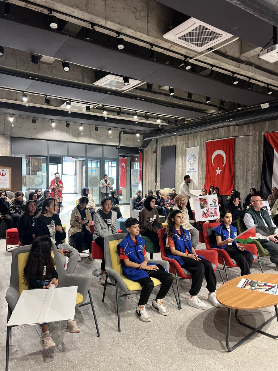 GSB_Talasgm's tweet photo. Direnişin Simgesi Gazze!

Zulmün ve şiddettin baskısı altında yaşam mücadelesi veren Filistin halkı ile tek yürek oluyor, hayatını kaybeden şehitleri anıyoruz.

#DirenFilistin https://t.co/zcYbSbvYip