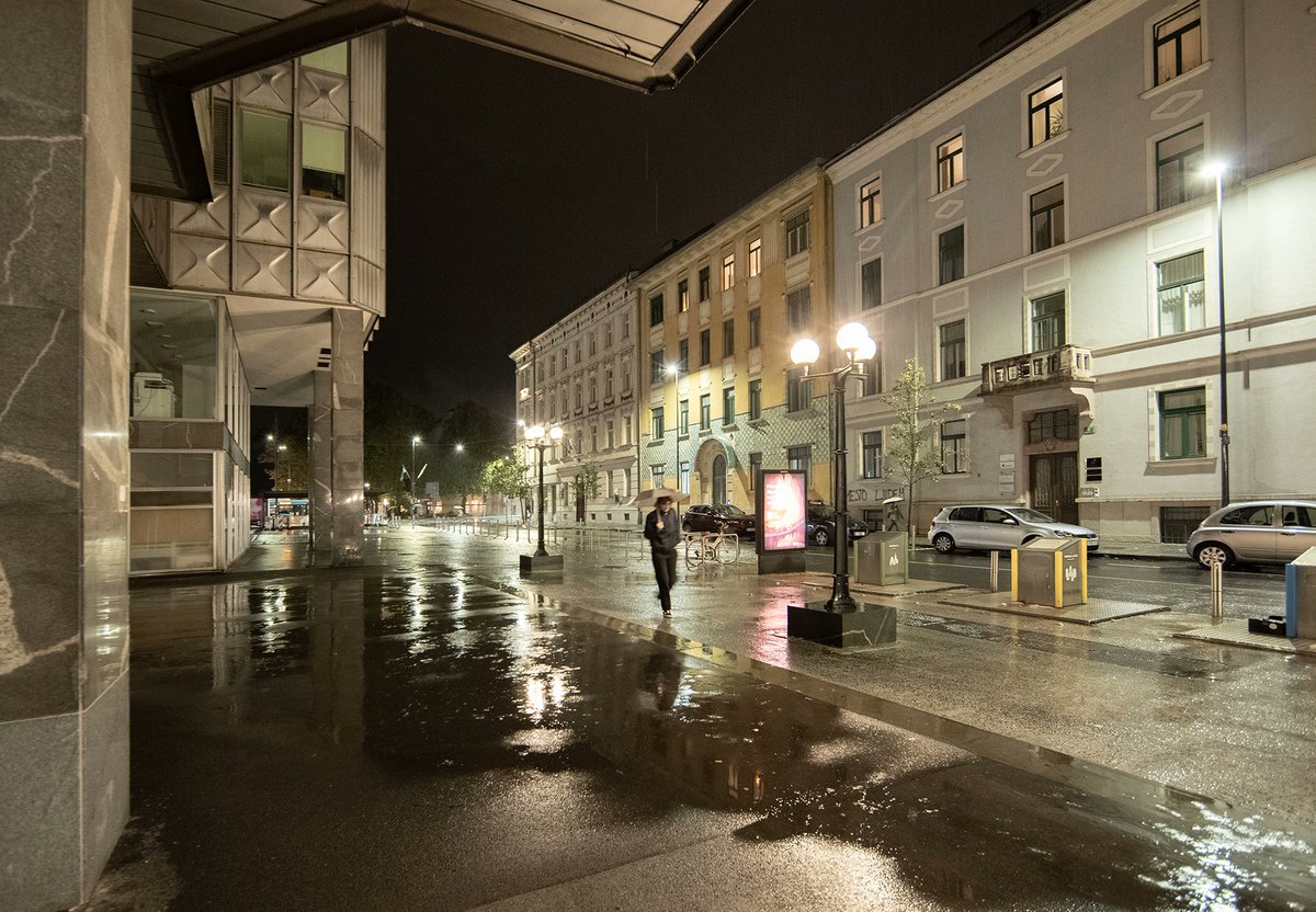 JakseBarbara's tweet image. #Blackandwhite or #color #photo which one do you choose? Emotions are close to everything, aren&apos;t they 😊?

In photo: #Ljubljana in the #rain.