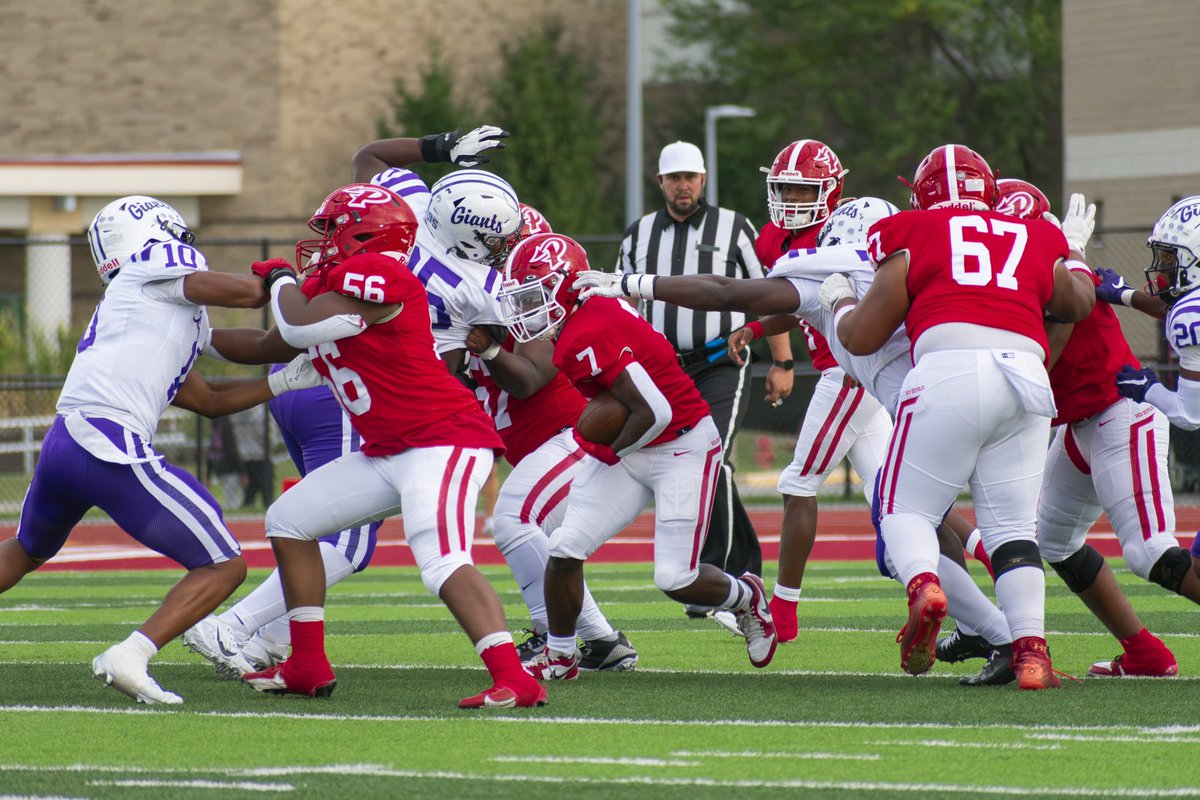 ChaseShurn7's tweet photo. Week 1-4 highlights
5’10 180 
FAST AND PHYSICAL Rb/Wr
82 carries 
660 yards
5 td
0 fumbles
Top 3 6a rushing

@CoachJBrown06 @coach_brevard @CoachJohnson317 @RivalsFriedman @ScottEHorner @kyleneaveill @KyleNeddenriep @Bryan_Ault 

https://t.co/NlrPhV7MSn https://t.co/4gF17eArJU
