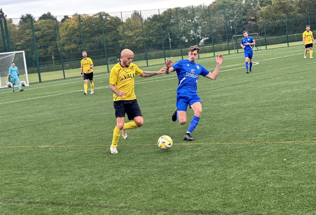 valelongofc's tweet image. Questionable decisions made by the referee &amp;amp; linesmen resulted in us suffering our first defeat. 
We go again next week!
MOTM goes to Charlie who didn’t put a foot wrong &amp;amp; should’ve had 2 goals.

Thanks for the run out @jubilee_F_C.
#vale #upthelongo