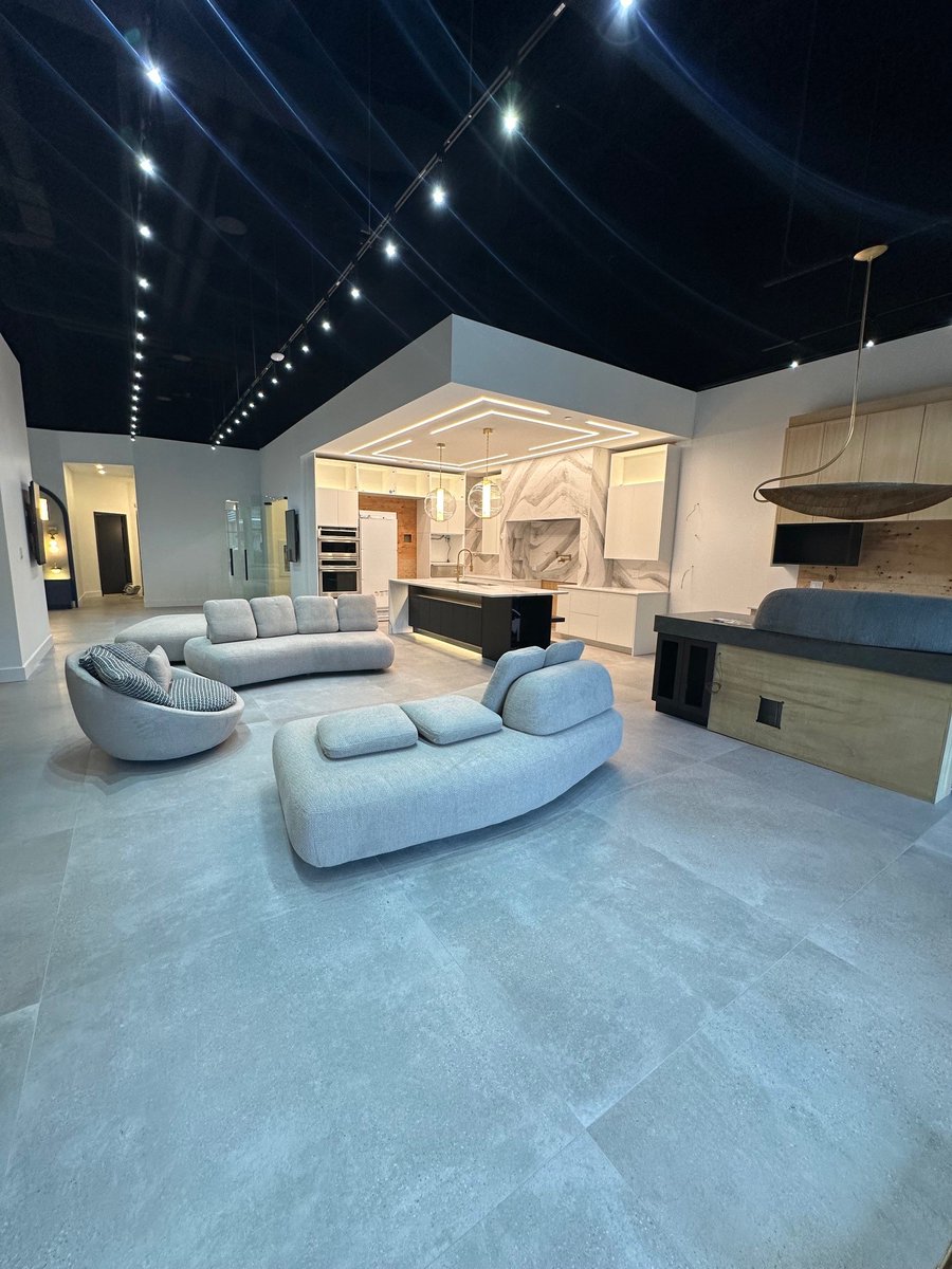 Trinity_CA_1992's tweet photo. Now Open – Kari Design and Build at Lansdowne Live.

From custom cabinetry to luxurious lighting, Kari’s curated selection elevates every corner of the home.

For information on retail leasing opportunities, please visit our website: https://t.co/SNCm8dfk3y https://t.co/o8WwJhbwmP