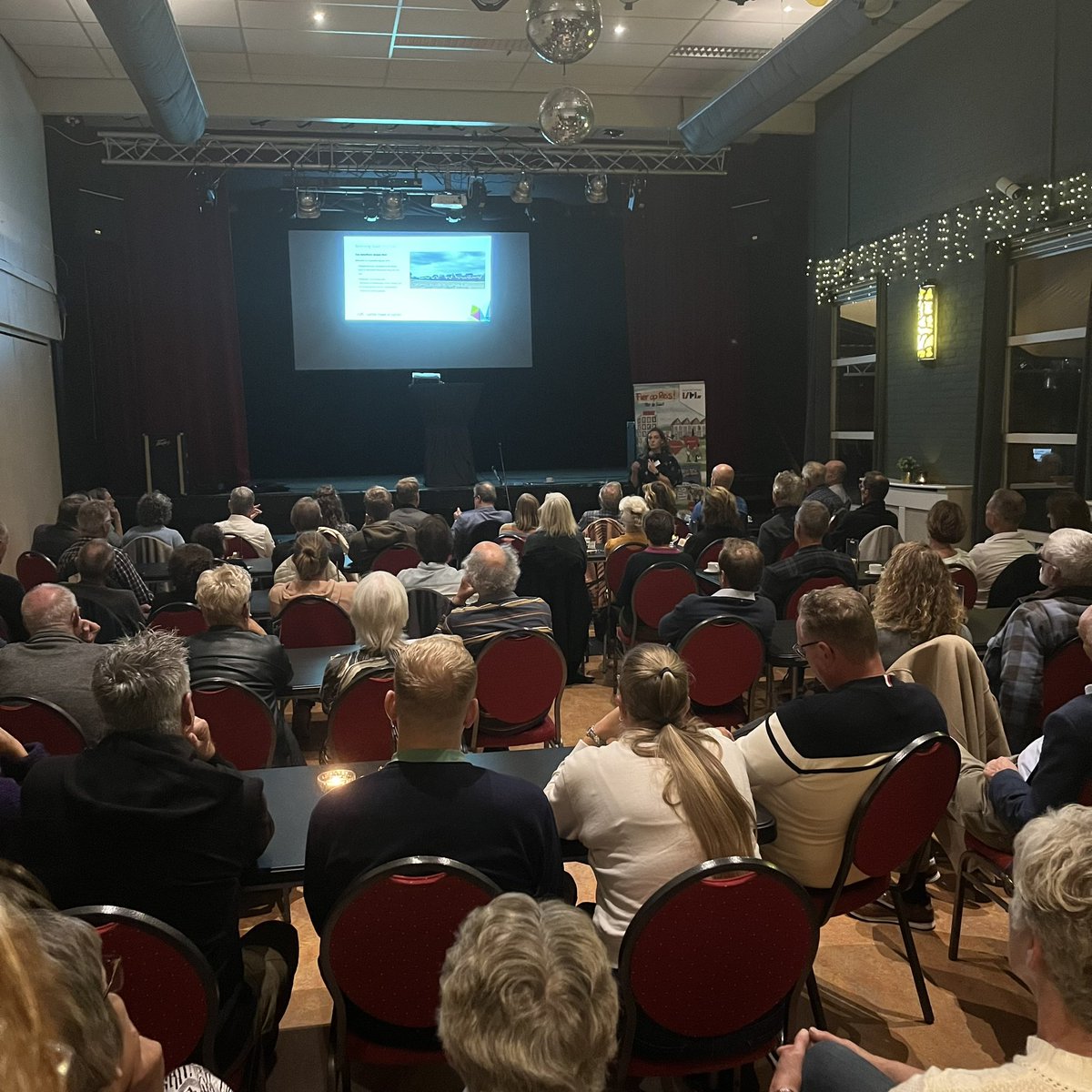 Vanavond weer een VHL plein. Dit keer in  Everdingen waar zeer veel interesse is voor de presentatie van de woon- dorpsvisie Everdingen.