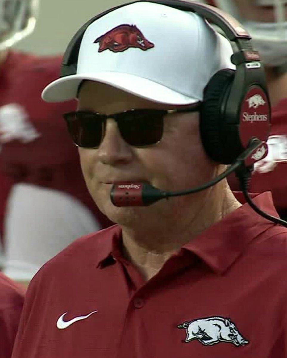 MichaelMain__'s tweet photo. Arkansas’ offensive metrics at the halfway point:

485 yds/game (13th nationally, 4th SEC)
33 pts/game (41st, 7th)

Taylen Green ranks 3rd in the SEC in passing yards (1,502) and 8th in rushing (326).

Ja’Quinden Jackson ranks 4th in the SEC in rushing yards (566), and Andrew Armstrong ranks 2nd in receiving yards (552).

The Bobby Petrino effect.
