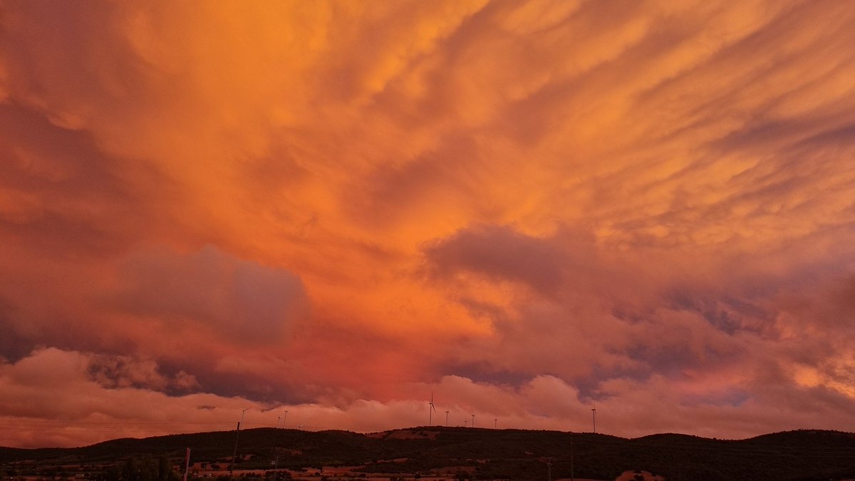 anabe_90's tweet photo. Evolucionando @meteocr https://t.co/ihVZta6Lip