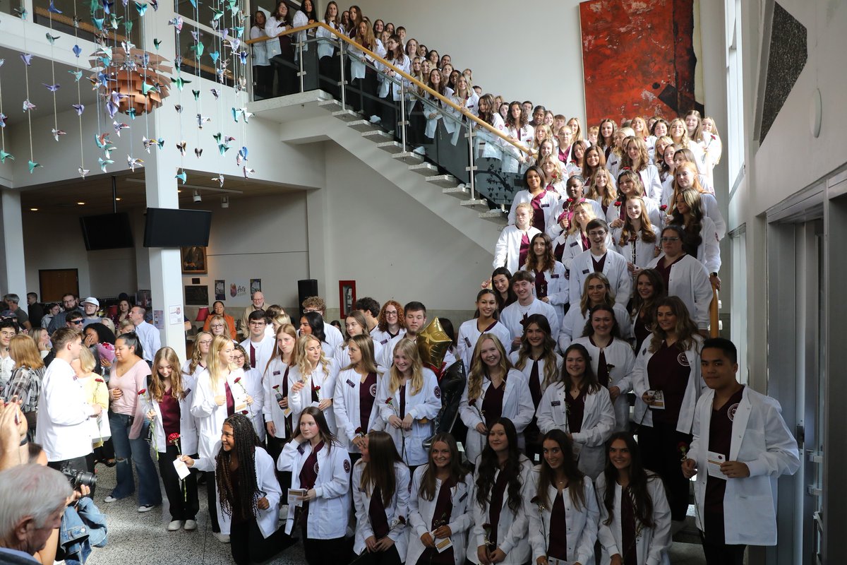 BloomsburgU's tweet image. Congratulations to the 180 second-year nursing students who participated in Saturday&apos;s 11th Annual White Coat Ceremony, which marks students&apos; participation in clinical experiences 🌹🥼🐾 #HuskyUnleashed #BloomOnward #nursing