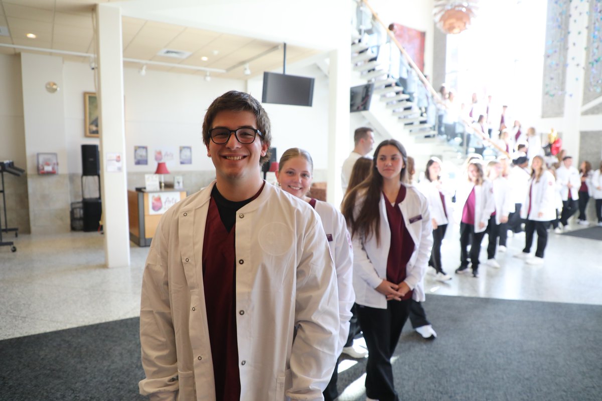 BloomsburgU's tweet image. Congratulations to the 180 second-year nursing students who participated in Saturday&apos;s 11th Annual White Coat Ceremony, which marks students&apos; participation in clinical experiences 🌹🥼🐾 #HuskyUnleashed #BloomOnward #nursing