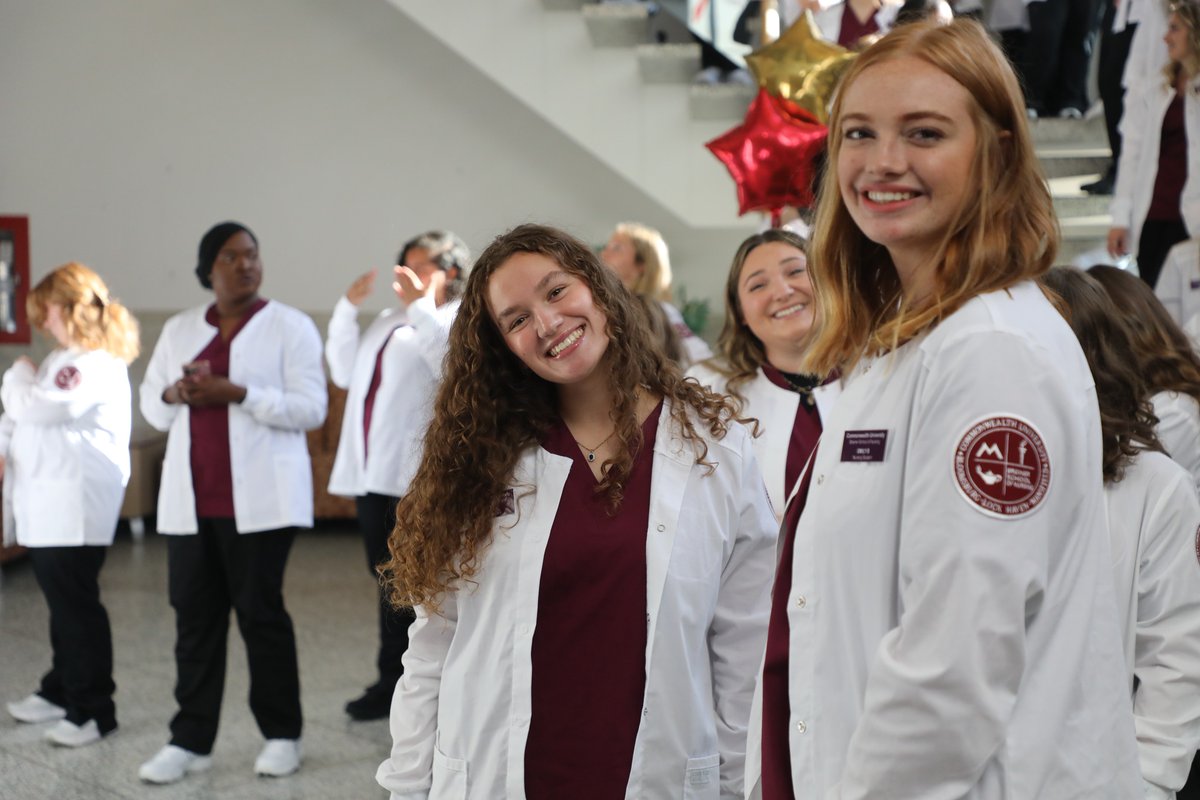 BloomsburgU's tweet image. Congratulations to the 180 second-year nursing students who participated in Saturday&apos;s 11th Annual White Coat Ceremony, which marks students&apos; participation in clinical experiences 🌹🥼🐾 #HuskyUnleashed #BloomOnward #nursing