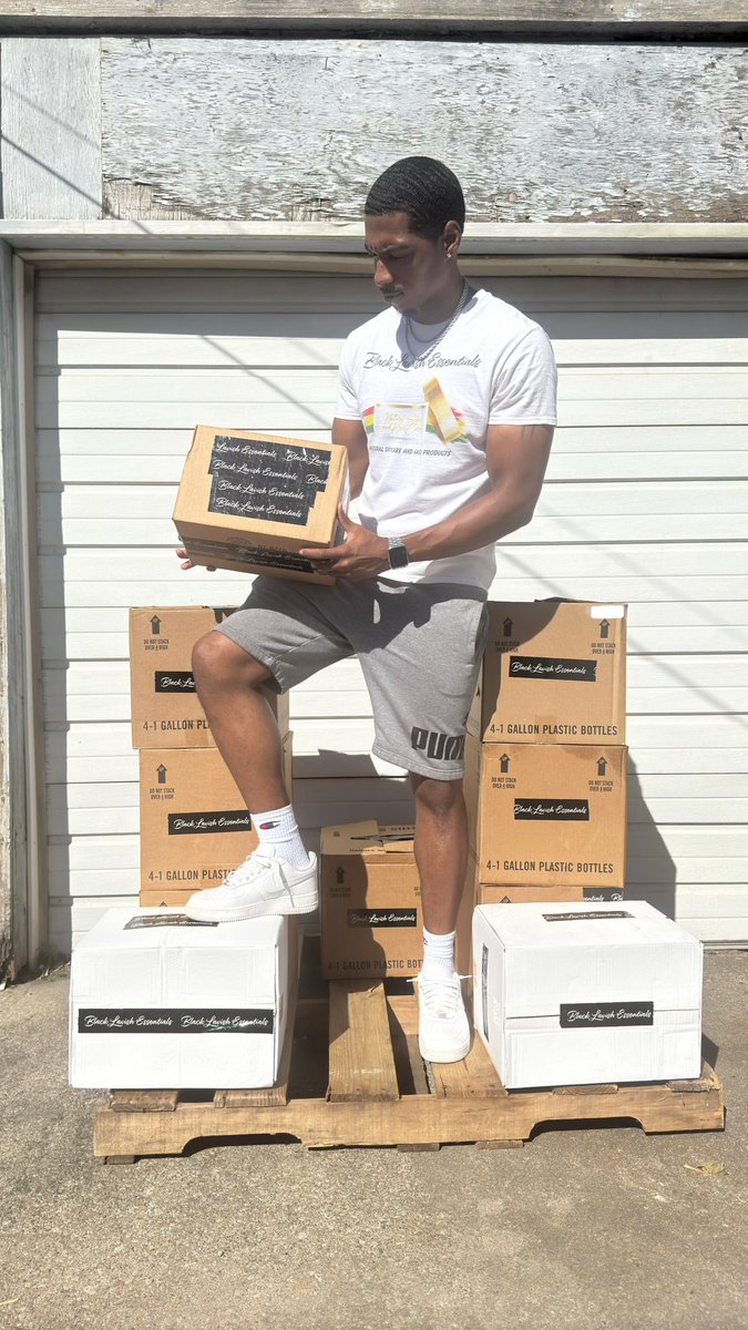 BL_Essentials's tweet image. Somewhere between I want it and I got it 📦🔥

#BusinessMan #BlackEntrepreneur #SuccessfulBusiness #BlackLavishEssentials #MensGrooming #Skincare #LavishLifestyle