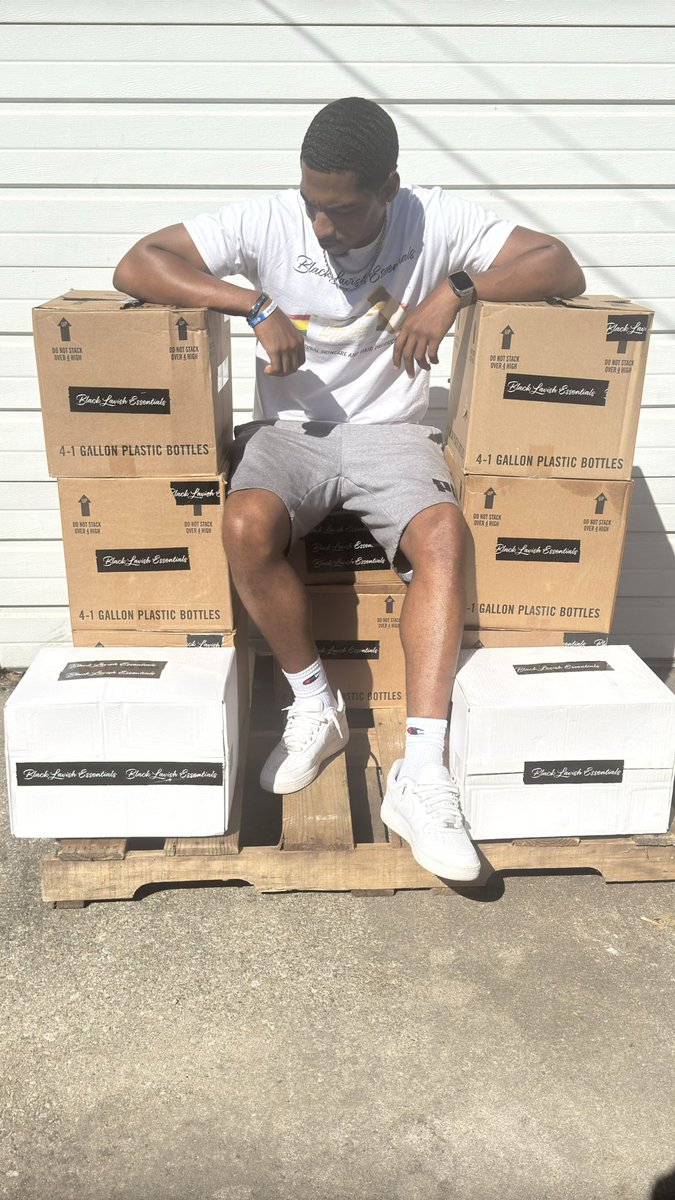 BL_Essentials's tweet image. Somewhere between I want it and I got it 📦🔥

#BusinessMan #BlackEntrepreneur #SuccessfulBusiness #BlackLavishEssentials #MensGrooming #Skincare #LavishLifestyle