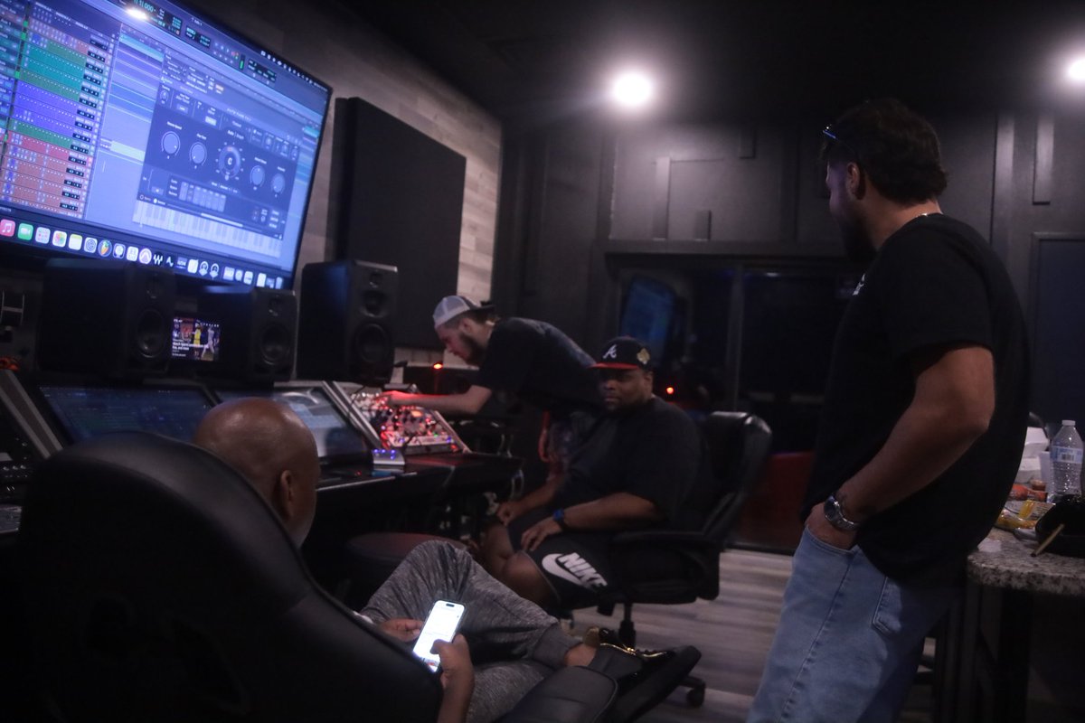 officialjaytre's tweet photo. https://t.co/2QBa3GNFbh
