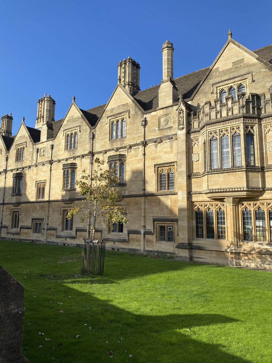 EditorGrainneT's tweet photo. Many steps were taken wandering around Oxford on a #StetWalk of kinds. Home tomorrow. https://t.co/ObsRx4Xt4o