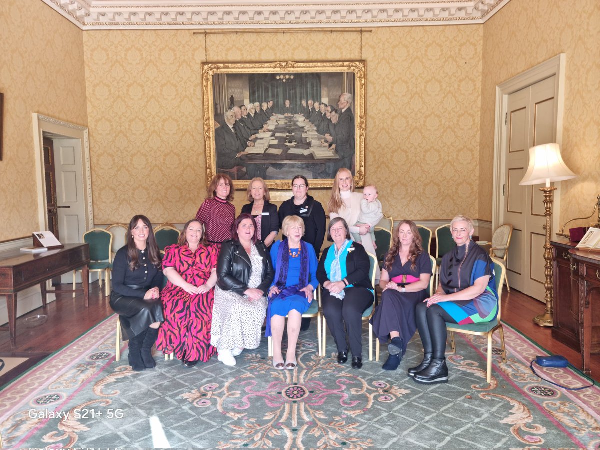 BKerrySupport's tweet photo. Fabulous day today @ArasAnUachtaran Sabina Higgins Latch On Event is so Special.
Lovely way to finish National Breastfeeding Week 2024. @ALCIreland @hospital_kerry @IrelandSouthWID @HSELive https://t.co/FdzyzUsMFR