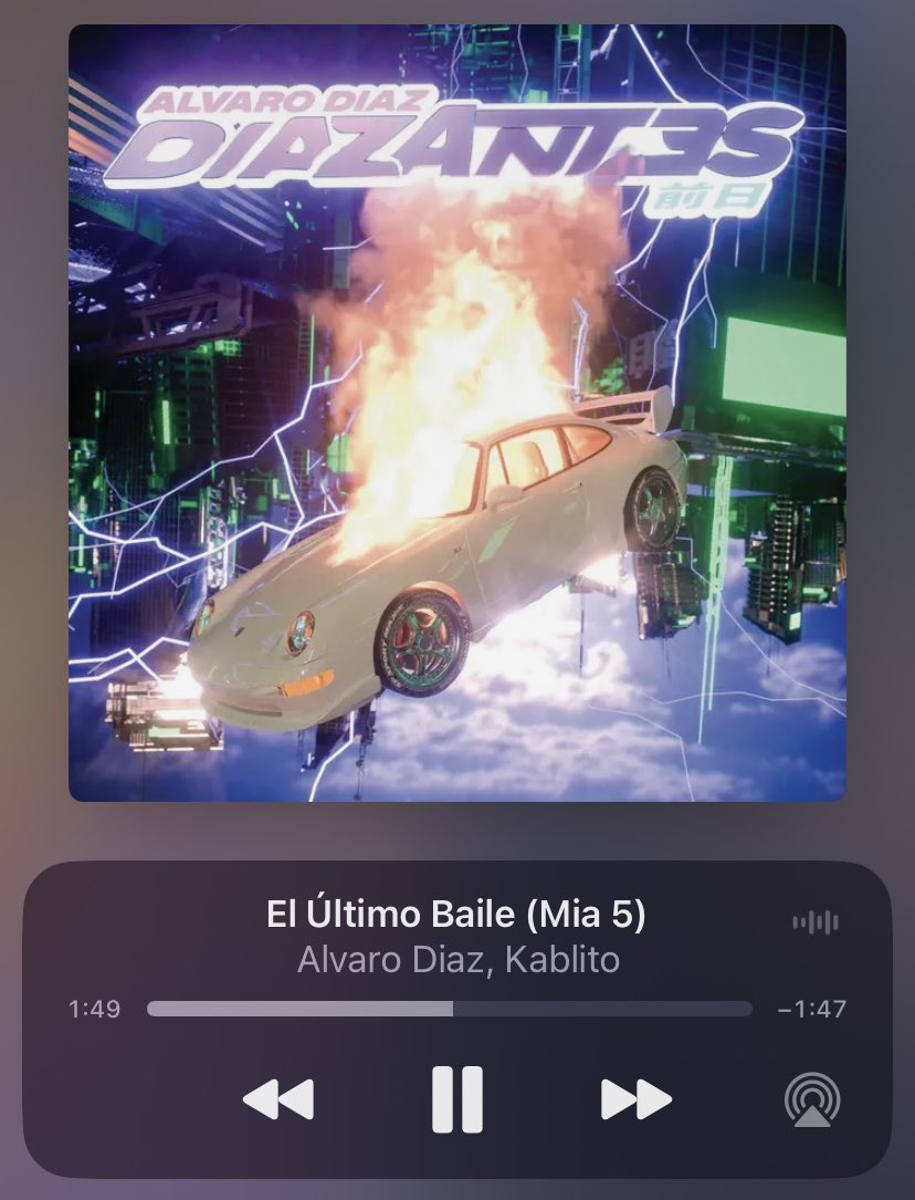 sopadletritas's tweet photo. ya casi es halloween, así que ya toca poner mi canción de terror favorita https://t.co/1jy5wJkedb