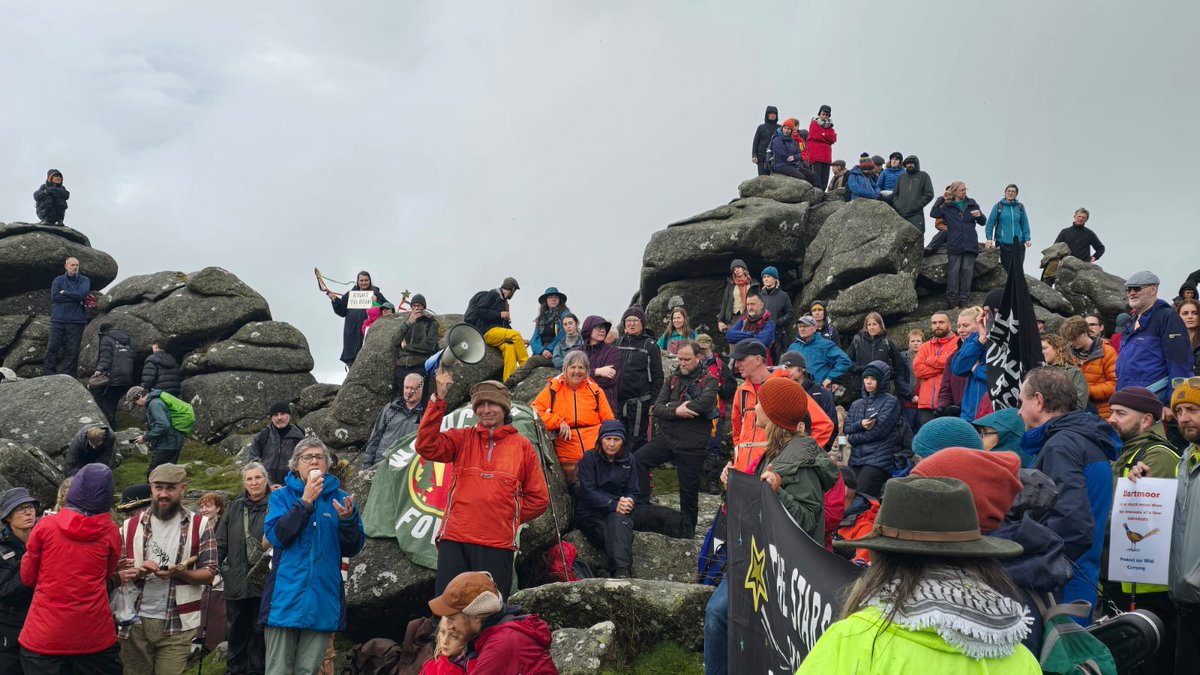 The Stars are for Everyone (@everyonesstars) on Twitter photo Massive thanks to <a href="/CampaignerKate/">Kate Ashbrook</a> for speaking at Hound Tor yesterday. Kate and <a href="/openspacessoc/">Open Spaces Society</a> have been pivotal in shaping the legal defence of wild camping -- thanks to them, we know the best legal minds for the job are on the case tomorrow. Massive thanks to <a href="/CampaignerKate/">Kate Ashbrook</a> for speaking at Hound Tor yesterday. Kate and <a href="/openspacessoc/">Open Spaces Society</a> have been pivotal in shaping the legal defence of wild camping -- thanks to them, we know the best legal minds for the job are on the case tomorrow.