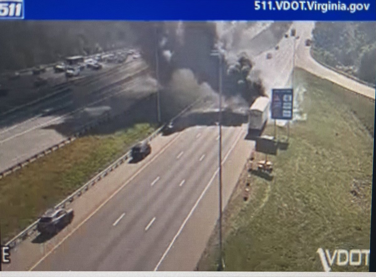 charlienbc's tweet image. #BREAKING I-95 SB MM 158.2, Prince William Co, VA, Dale City - truck fire on the shoulder. Several lanes blocked. @PWCFireRescue @nbcwashington