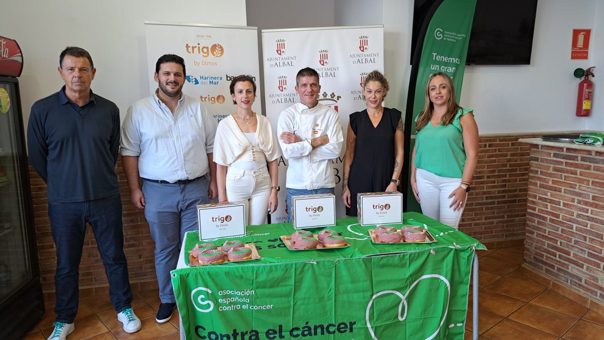 El horno Trigo by Olmos, de Albal, ha realizado unas donnas XXL para apoyar al Día Mundial Contra el Cáncer de Mama y a beneficio de la <a href="/ContraCancerVAL/">Asociación Española Contra el Cáncer VALENCIA</a> 💖

Llevan chocolate natural rosa, fideos de chocolate del color de la Asociación, con el logo en neula y el lazo 🤤