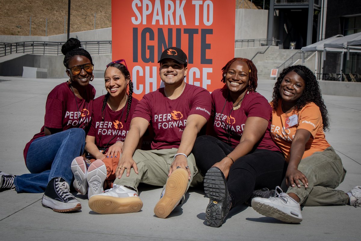 PeerForward's tweet image. ATTENTION PEERFORWARD ALUMNI: keep an eye out for an exciting opportunity coming soon! Trust us, you don't want to miss this! Any guesses on what it could be? 👀

#peerforward #peerforwardalumni #alumni