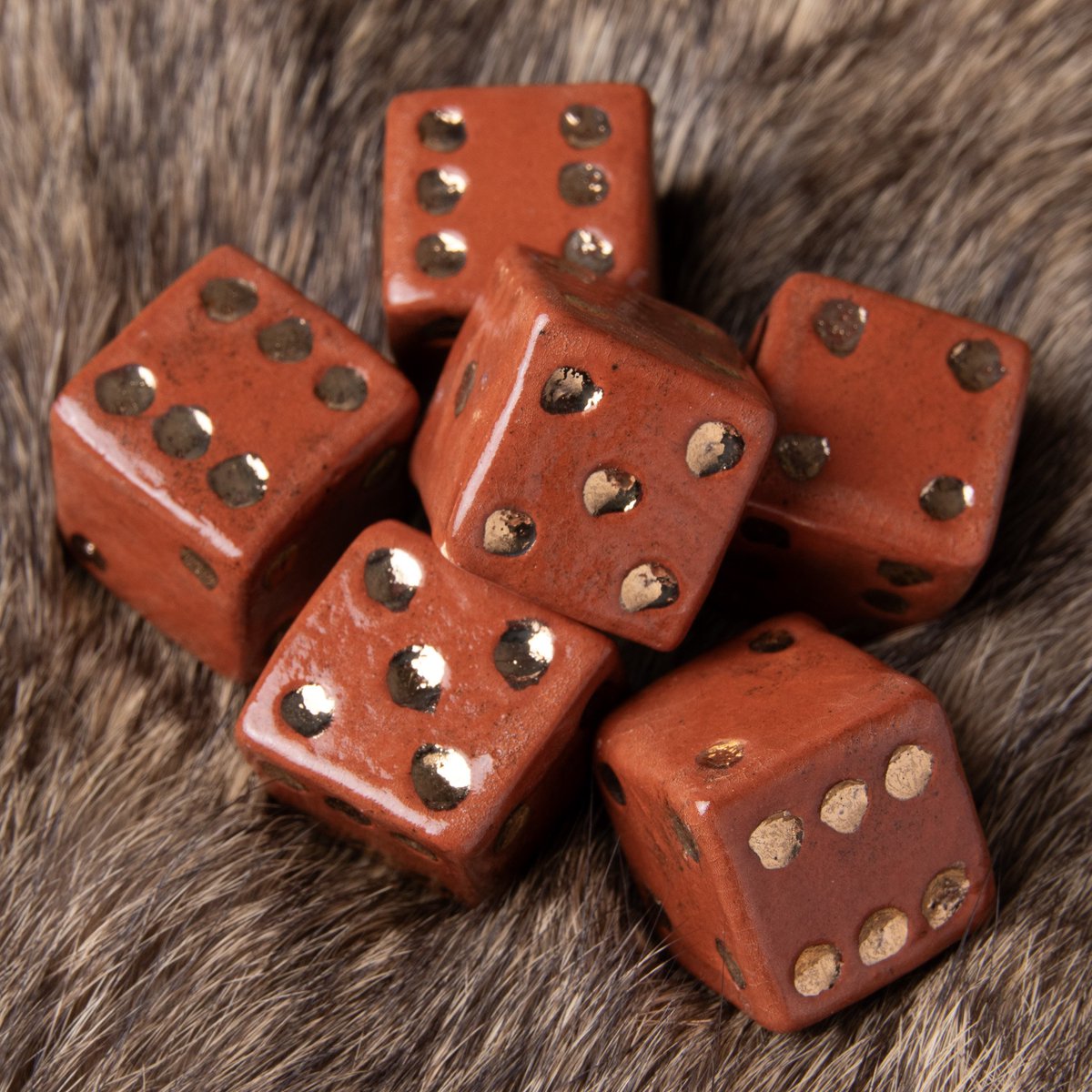 ClayWarforge's tweet image. This wild clay was dug up in my backyard. It was processed into workable material using the wet process. That means making a slurry and pouring it through a screen to sort out the smaller clay particles from the other debris.

Snag a set of #ceramic #dice on Nov 20th at 6pm ET