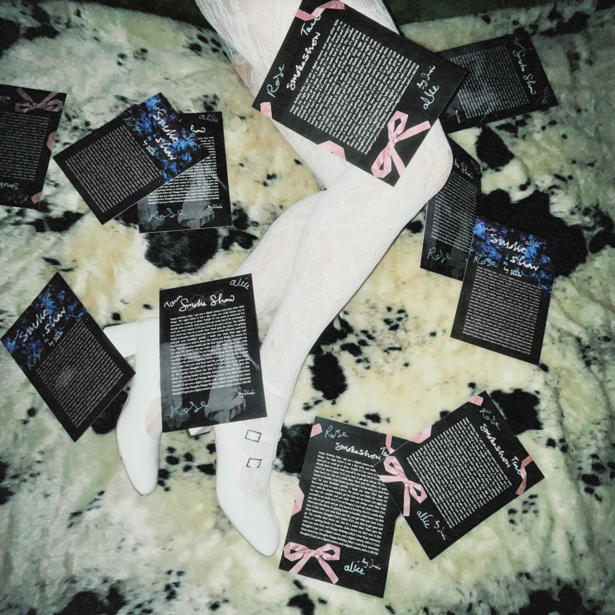 𐙚 𝕮𝖔𝖒𝖕𝖊𝖙𝖎𝖙𝖎𝖔𝖓 𐙚
 First 60 to pre-save our new single ‘Smoke Show’ get a *signed* lyric sheet 

We’re desperate to include you in our world, so we made these A5 cuties for your walls. They’re all signed &amp; waiting to get sent out to their new homes.

Link in bio xoxo