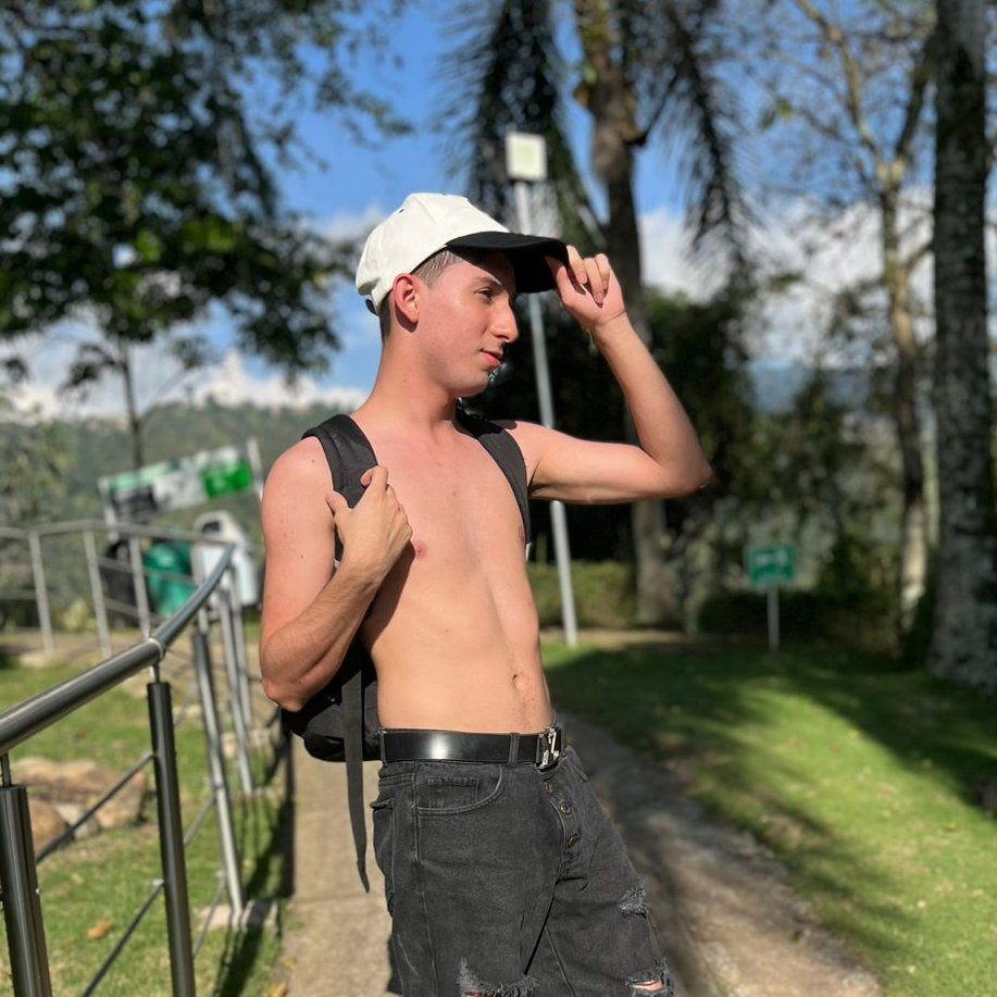 Steve_Coli's tweet image. A hot afternoon in nature after the gym🌞🔥💦🥵