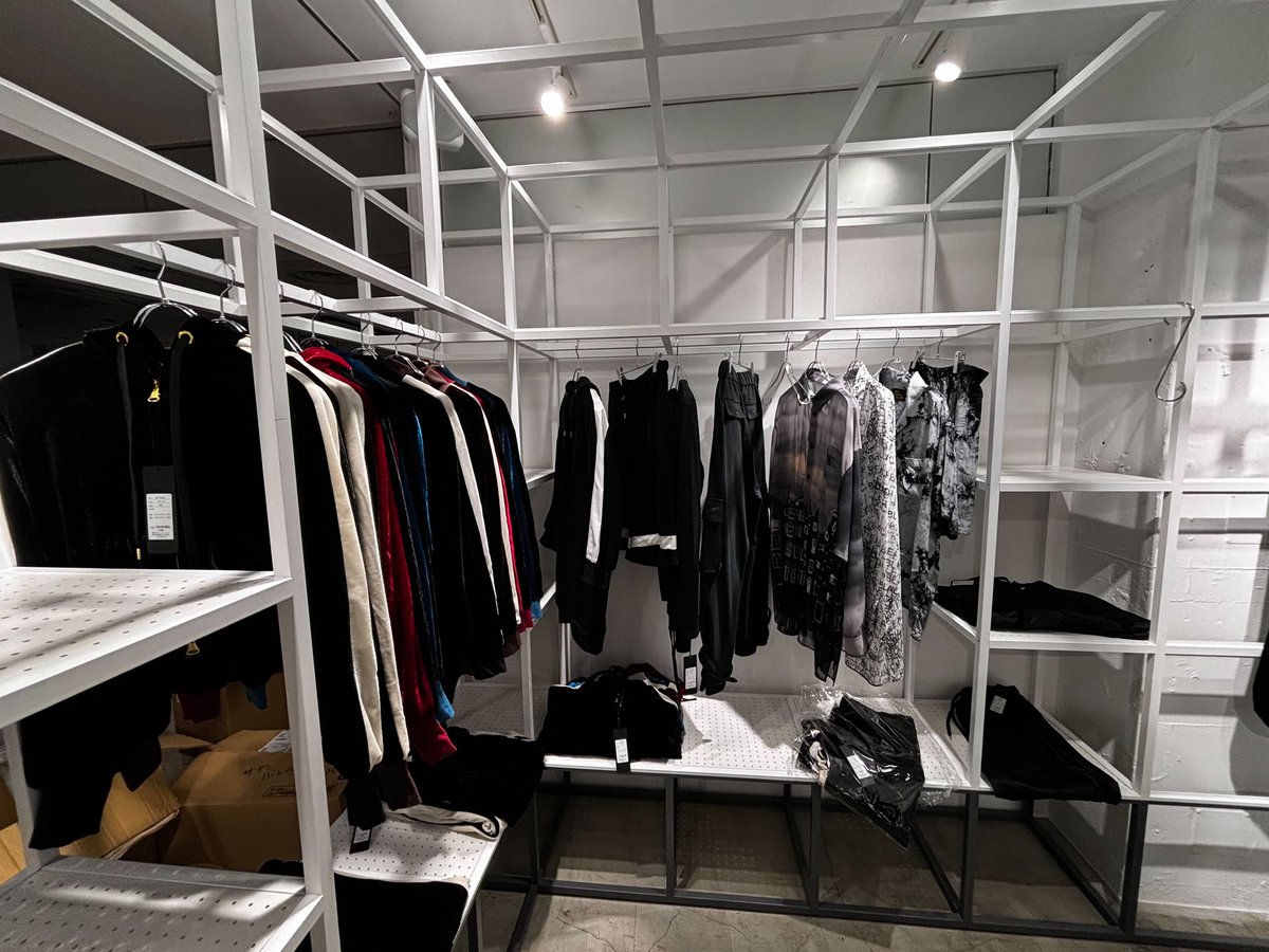 Nexusblack7777's tweet photo. 準備完了

MIO YASHIRO L'ATELIER
ラフォーレ原宿1.5Ｆ
10/08〜10/14  11:00〜20:00

モデルがホストばっかりで知らない人も多いだろうから

実はレディースサイズもあります

俺も休憩と途中のリモート会議を除けばずっと現場に居る予定です

遊びに来てね https://t.co/YizN0OqKJE
