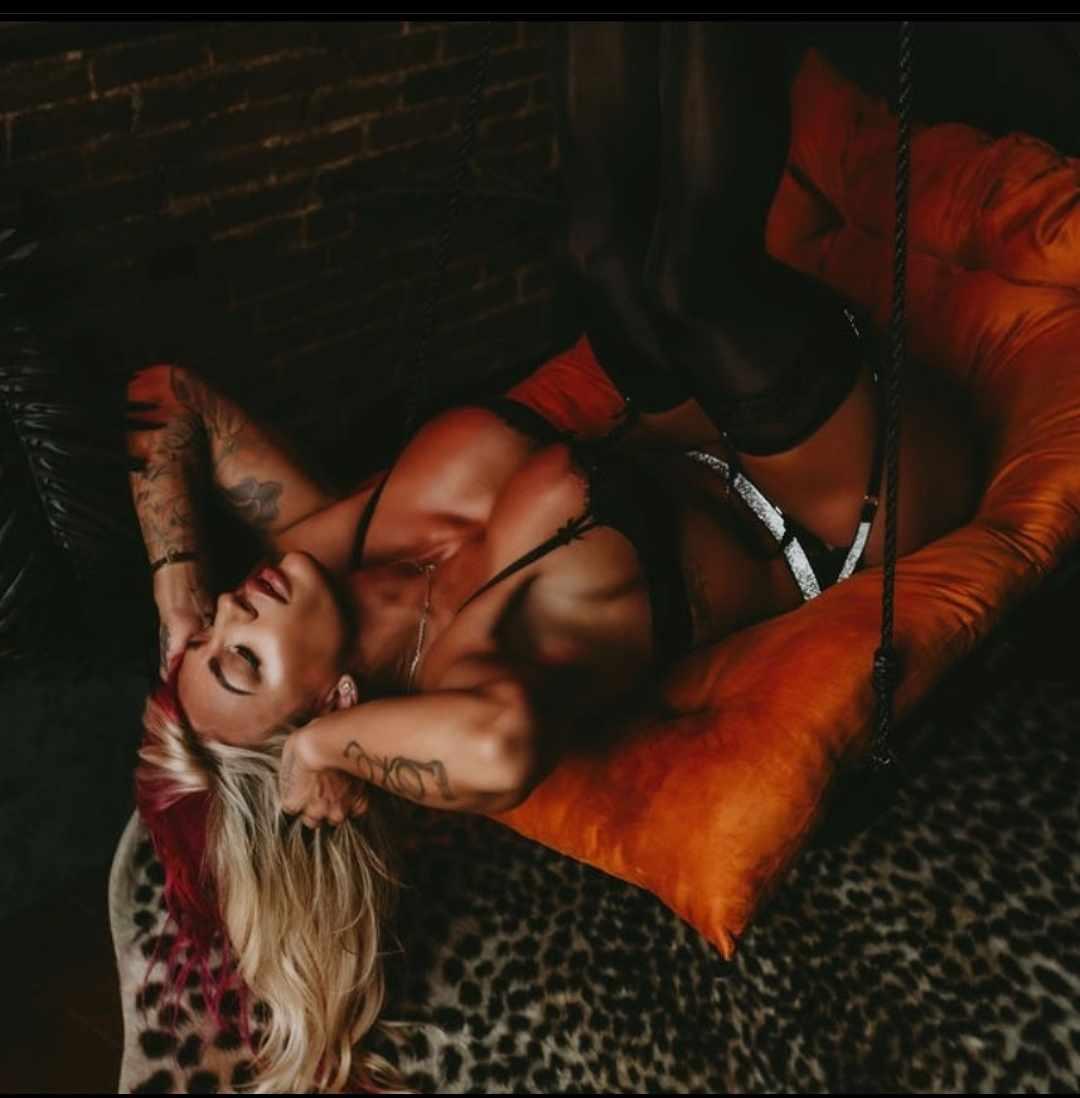 ChellFit87's tweet photo. I’m not just a vibe, I’m the whole mood
#VibeQueen #MoodOnPoint 💃🌟
https://t.co/GdtwzgwhuB https://t.co/rLdMLEKPHM