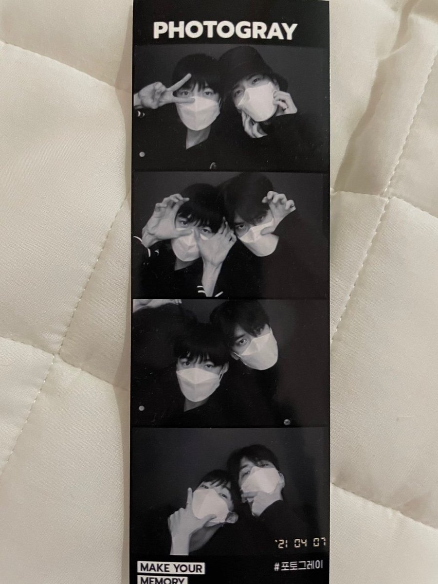 오랜만에 빵뉴네컷 던지고 저는 다시 사라져보겟습니다