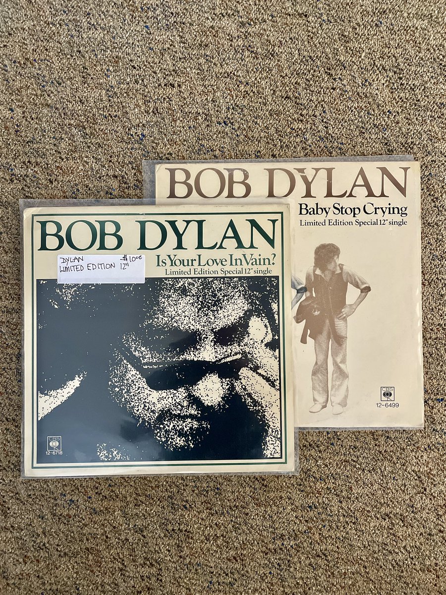 pclinto's tweet photo. Found these #bobdylan singles today. #vinylrecords #streetlegal https://t.co/bkHHjMN8t0