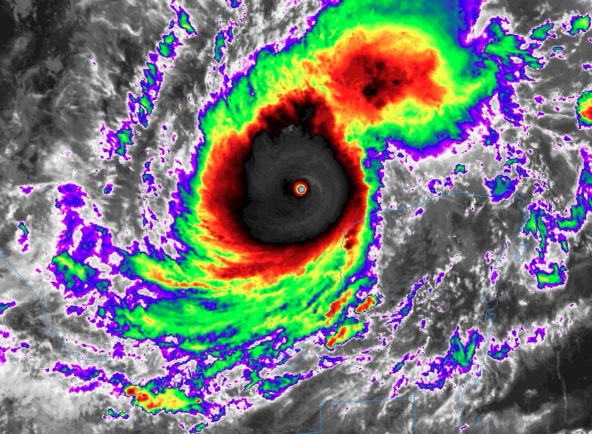 Milton, le plus puissant ouragan en 2024, et sur terre, souffle des vents soutenus à 280 km/h, cat. 5, dans le golfe du Mexique. Il s'approche dangereusement de la péninsule du Yucatan avant la Floride.
#mm #meteoqc