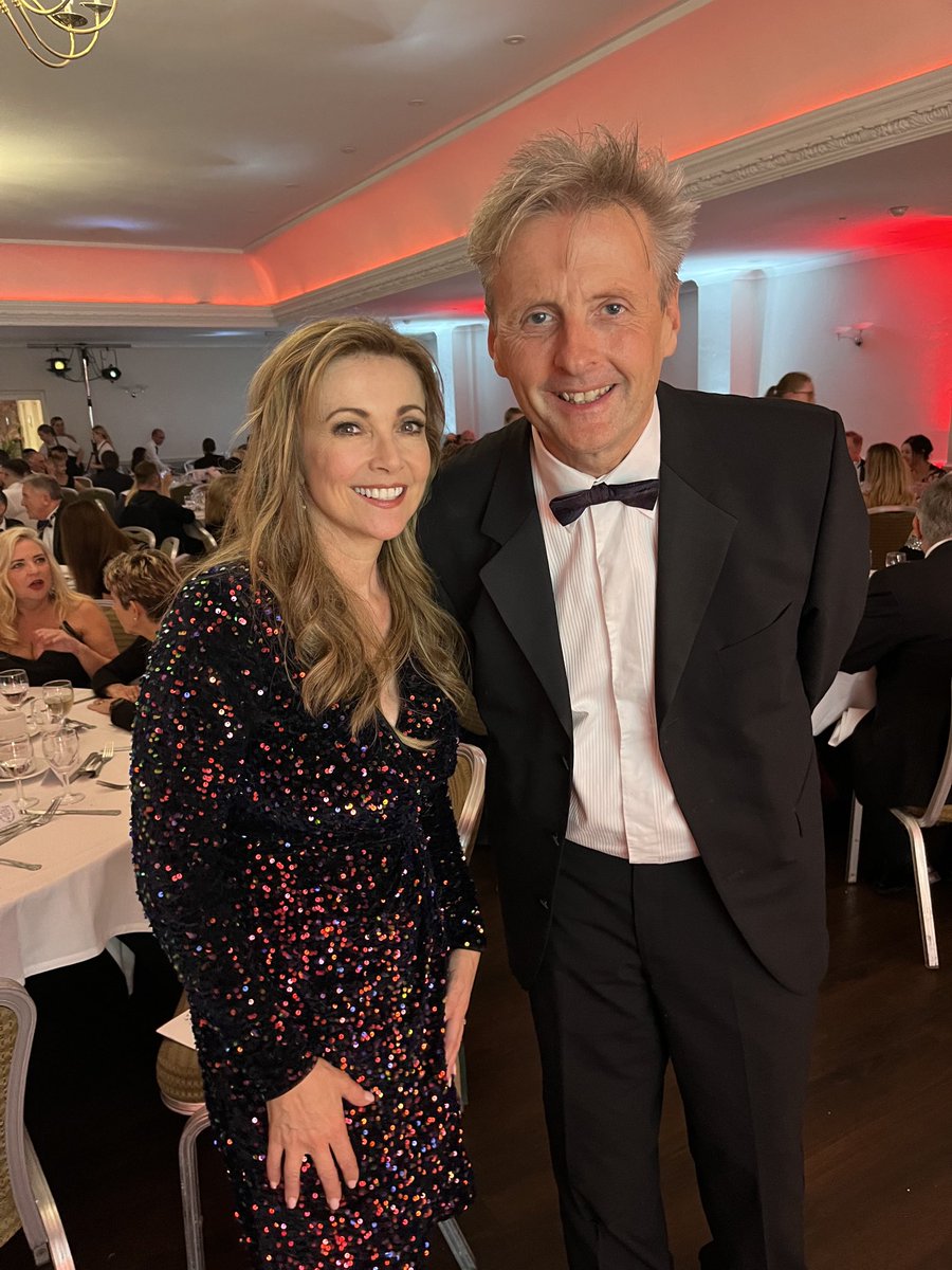 cummingsradio's tweet image. So lovely to catch up with ⁦@EmmaSamms1⁩. Just back from Hollywood, jet lagged and looks 30 years younger than me. Great night at ⁦@cotswoldlife⁩ Food and Drink Awards, see you tomorrow ⁦@cheltfestivals⁩ at 5 #CLFDA