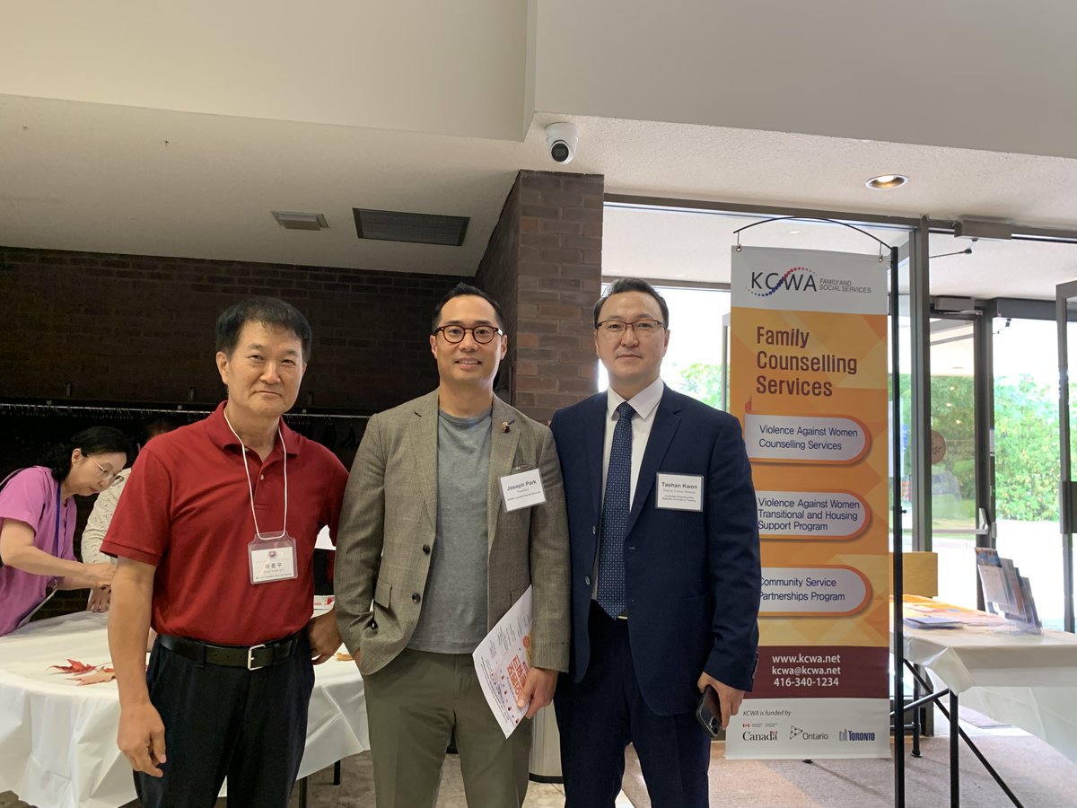 Acting Consul General Kwon, Tae Han attended the "2024 Overseas Korean Network" event organized by the KCWA (President Joseph Park) on Sept 28 (Sat), encouraging officials who prepared for the event and sharing various opinions with 30 organizations participating in the event.