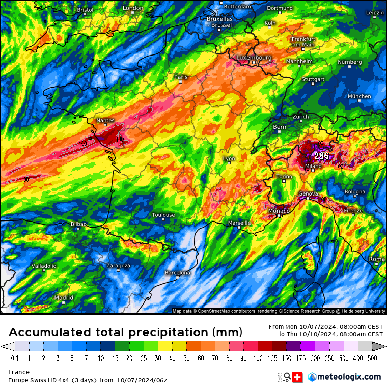 Plus que le vent, c'est les prévisions (complètement) délirantes de précipitation qui m'inquiètent ce soir. De nombreux modèles voient des pointes à plus de 80mm des Pays de la Loire au Luxembourg en quelques heures. #Kirk 

Du fait de l'humidité et du retard de maturité, il y a