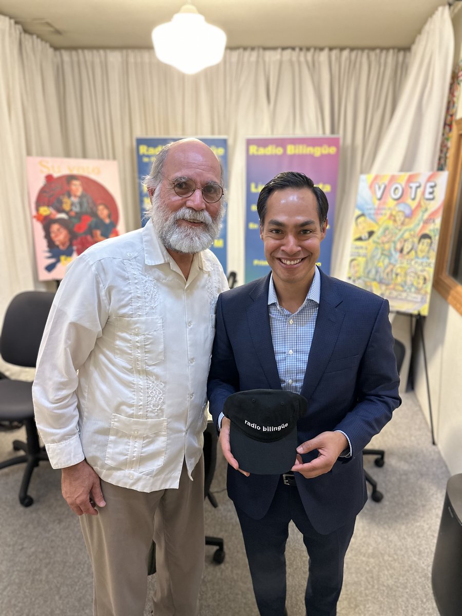 LatinoCommFdn's tweet image. For over 40 years, our #PoderArte and #GOTV partner at @radiobilingue has been a trusted source for news, health, immigration, and racial justice coverage.

This Latino Heritage month, we celebrate the station for amplifying the voices of our communities!