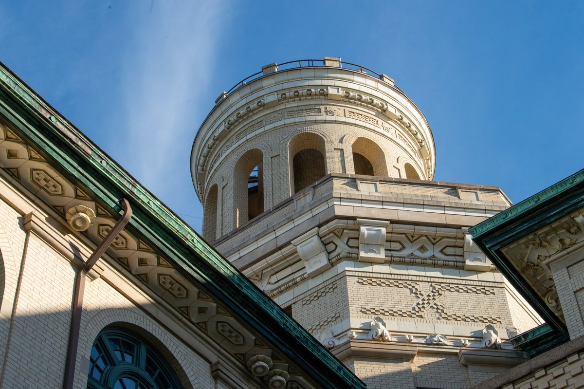 CarnegieMellon's tweet photo. "We shape our buildings, thereafter they shape us." 🏛️ – Winston Churchill 

Take a moment to admire our campus' beautiful buildings on #WorldArchitectureDay. https://t.co/QvqlSU1yIr