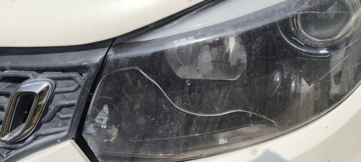 zafarwarsi707's tweet image. @PolicyBazaar selling fake policies! I bought a car policy and when I filed a claim, the insurer denied it, saying the damage was from a previous incident. I shared all images of the damaged parts, but PolicyBazaar said it's the insurer's decision. This is unfair! #PolicyScam