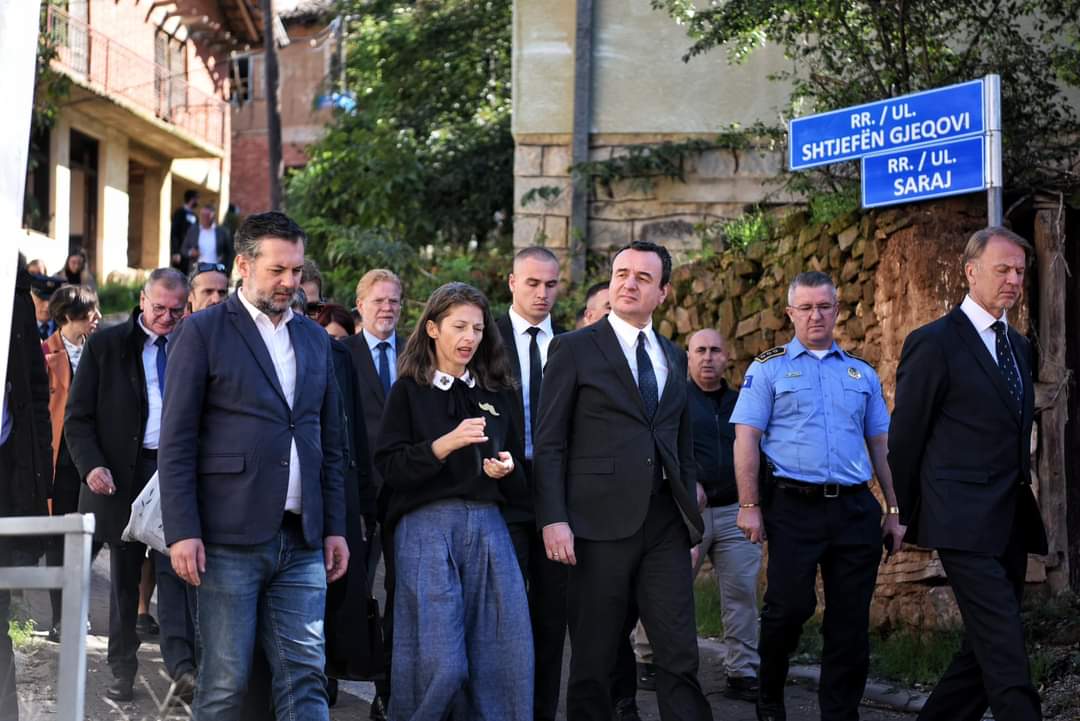 Hajrulla Çeku (@hceku) on Twitter photo Ndryshimet në qytetin e vjetër të Janjevës tashmë janë të dukshme. Një prej projekteve më të mëdha të <a href="/MKRS_KS/">Ministry of Culture, Youth and Sport</a> po shkon drejt finalizimit. 🏛️🇽🇰 Ndryshimet në qytetin e vjetër të Janjevës tashmë janë të dukshme. Një prej projekteve më të mëdha të <a href="/MKRS_KS/">Ministry of Culture, Youth and Sport</a> po shkon drejt finalizimit. 🏛️🇽🇰