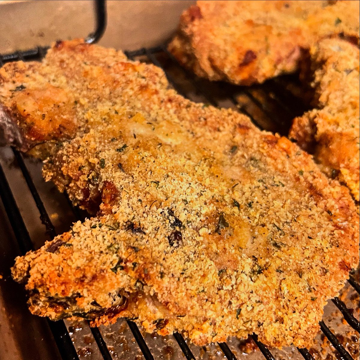 diertheone's tweet photo. Made some pork chops a little bit ago. https://t.co/PlFQiPk5eR