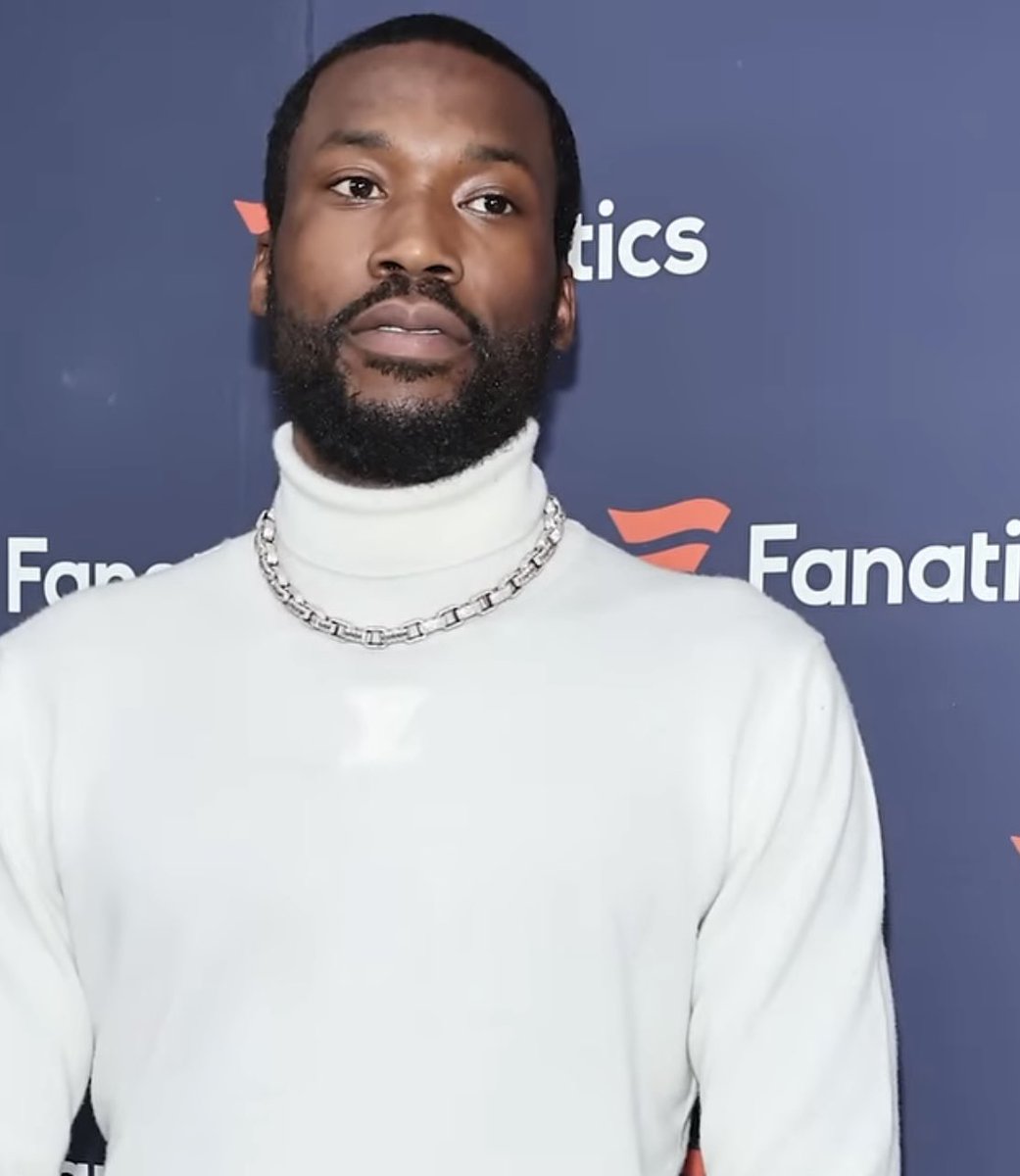 Yall really had to be told this dude was gay? 😂🫠