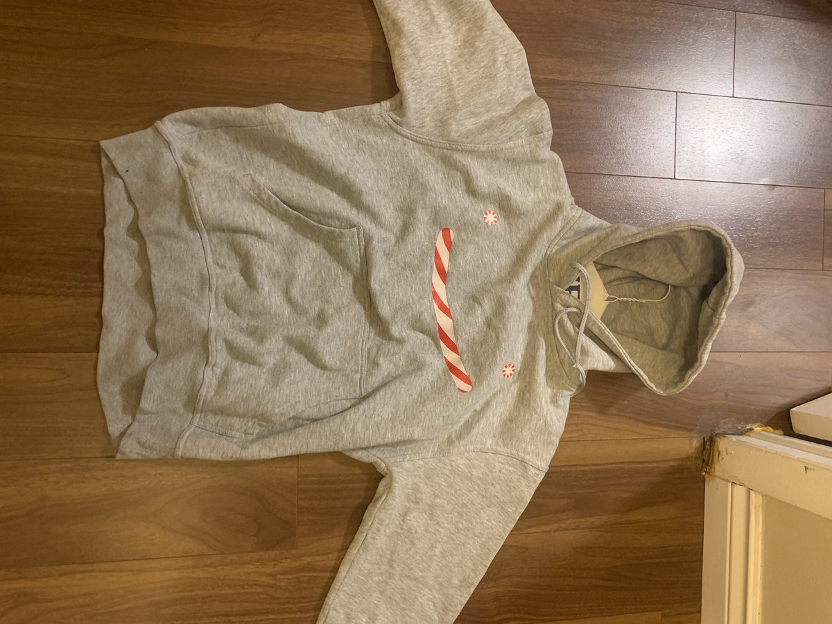 GILM0RETV's tweet photo. Hi everyone! i used to be a big fan of all of these creators and found merch that i had bought over the years i was a fan and am now looking to sell it everything is $10-15 CAD+shipping (International) everything is posted on my depop (link at end of thread) dm me if interested!! https://t.co/NOAmp6hgCy