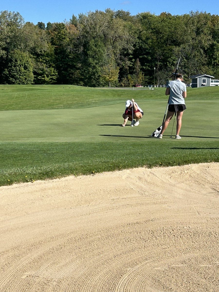 wnhsgg's tweet photo. It was a beautiful day out at the girls Central District Tournament, where Rose Yancey made her return for the second year in a row! Rose posted a respectable 84, ending her season &amp; her WNHS golf career. Congratulations Rose! Job well done. https://t.co/mmQnBm2B4x