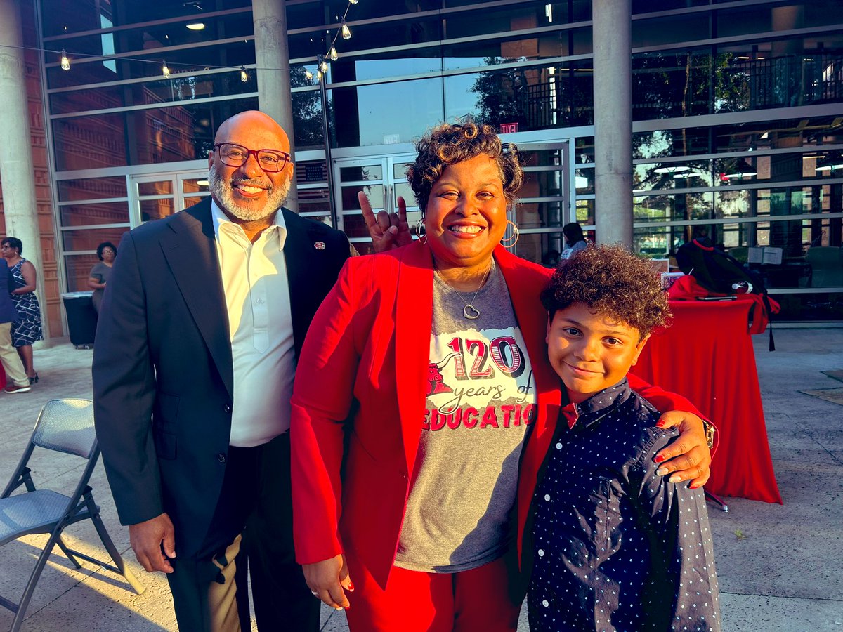 Plummer Elementary School tweet media