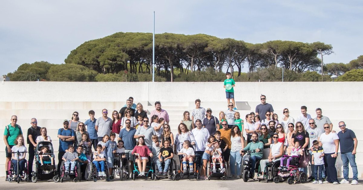 deboraesla's tweet photo. Bonita jornada la del domingo acompañando a @discakids y a todas las familias que pudieron disfrutar con sus pequeños de un día de convite de mar.
Gran labor la que estás haciendo Manuel Corchado! @SanicorSalud de la mano de ortopedia San Dionisio pudo compartir dicha experiencia https://t.co/QSFKRGbtBD
