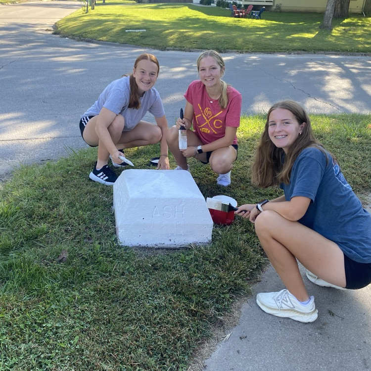 OHSActivities's tweet photo. On Saturday, our FCA students participated in a community service activity!!! #CyclonesGiveBack #CyclonePride https://t.co/ZSQWtqqnTR