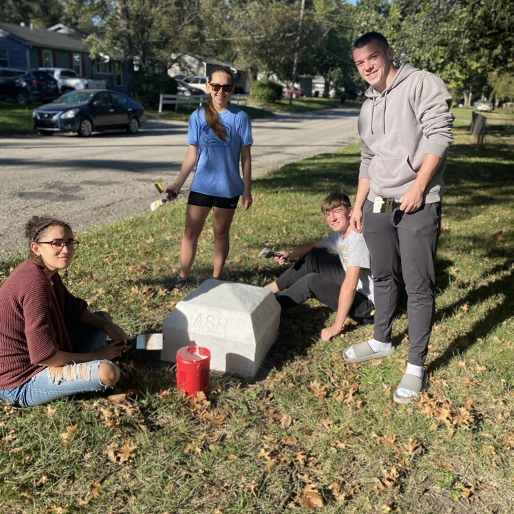 OHSActivities's tweet photo. On Saturday, our FCA students participated in a community service activity!!! #CyclonesGiveBack #CyclonePride https://t.co/ZSQWtqqnTR