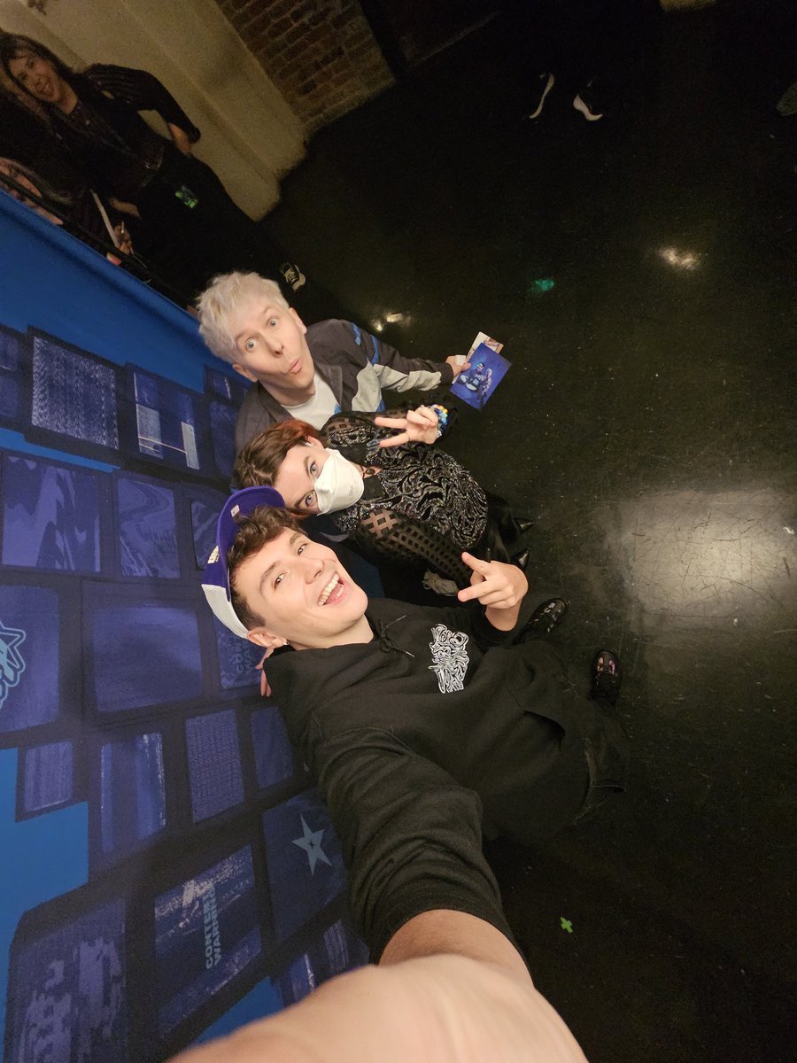 firebirdhowell's tweet image. omg guys they&apos;re real and i taught them how to take a real 0.5 picture #seatit #terribleinfluence