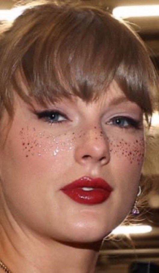 Swiftiesmafia's tweet image. Amazing Makeup 💄 #taylorswift #tayvis #swifttok #kcchiefs #traviskelce
