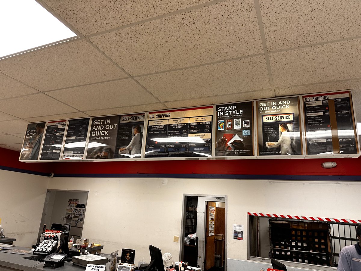 doubleuteaeff's tweet image. ⁦@USPS⁩ you’re essentially bankrupt and FedEx/UPS/Amazon are eating UR lunch. Might the fact that UR “stores” R disgusting factor in? In this sign, most of the lights R out and half the inserts R upside down or backwards. Do your managers take *any* pride in their stores?