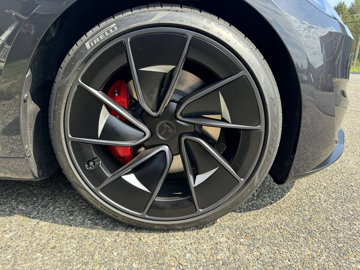 mehurricane1's tweet photo. @teslaflexx I added some silver vinyl to accent the turbine effect on them. We’ll see how I feel about them in the spring… https://t.co/1VC2Zg3b58