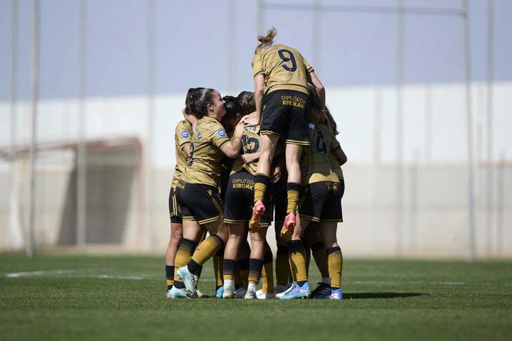 jlsanchezvera's tweet image. “Cada proceso enseña algo que necesitamos aprender.”

#beplayer #newbalance #futbol #futfem #sanchezvera