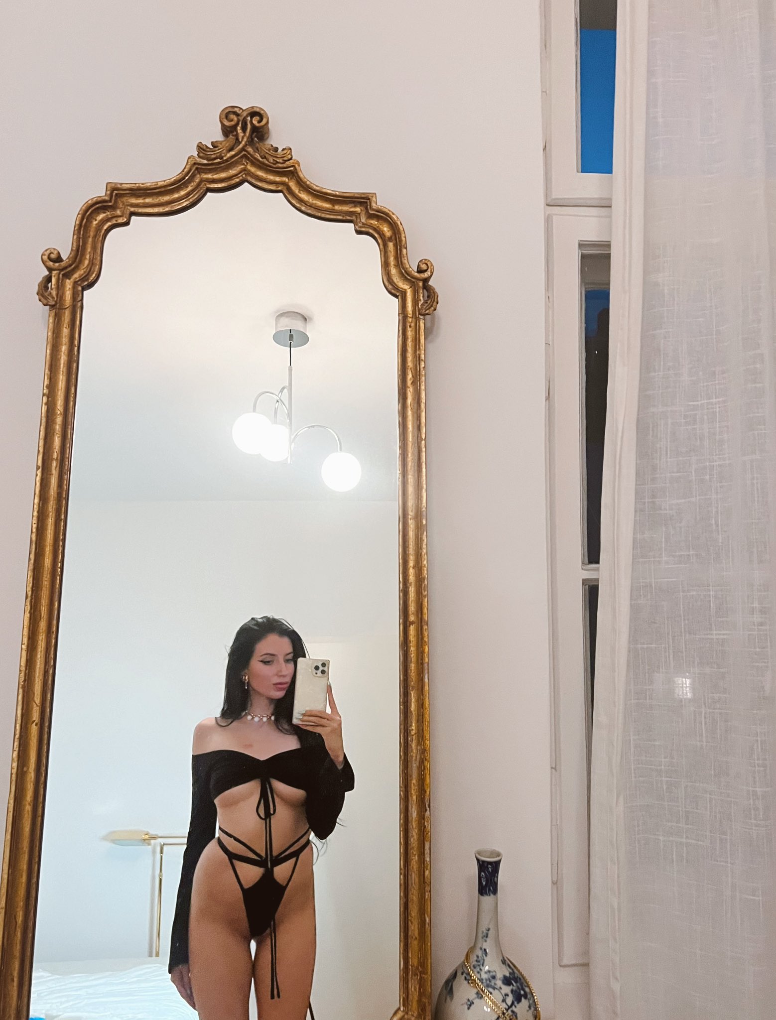 Berlin looks good on me 🖤 https://t.co/hewxnNZOfz